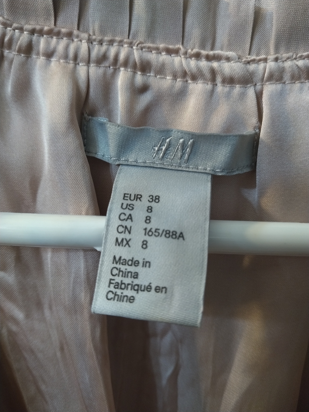*NWOT* Women's H&M Blush Pink Pleated Dress - Picture 8 of 8